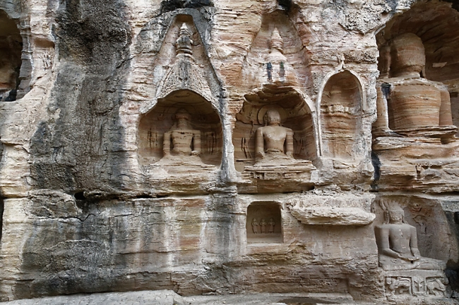 Gwalior-Statues jaïnes-018